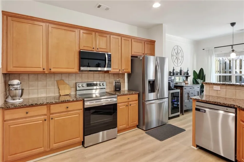 502 Hillside Trail Woodstock, GA 30188