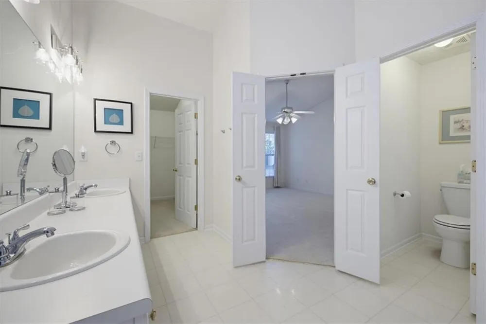 6048 Hillvale Ct Lithonia, GA 30058