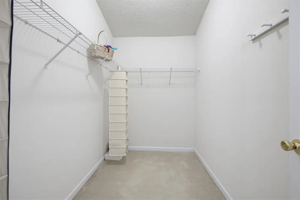 6048 Hillvale Ct Lithonia, GA 30058