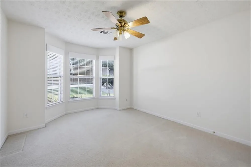6048 Hillvale Ct Lithonia, GA 30058