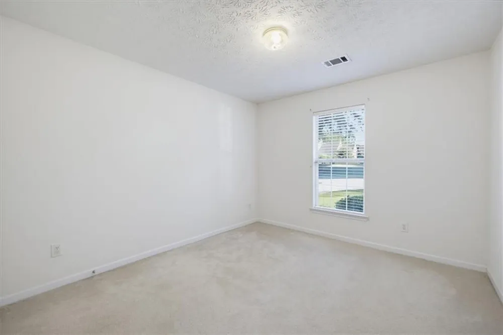 6048 Hillvale Ct Lithonia, GA 30058
