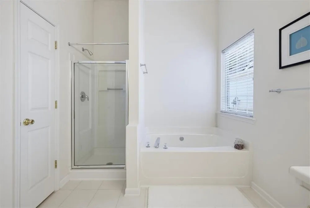 6048 Hillvale Ct Lithonia, GA 30058
