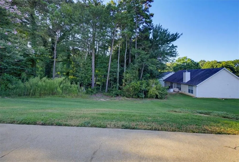 6048 Hillvale Ct Lithonia, GA 30058