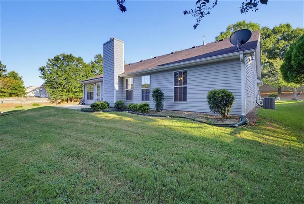 6048 Hillvale Ct Lithonia, GA 30058