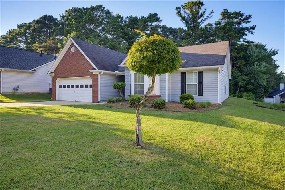 6048 Hillvale Ct Lithonia, GA 30058