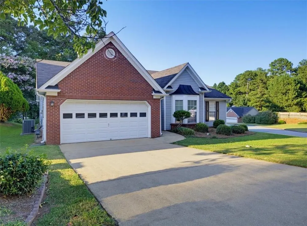6048 Hillvale Ct Lithonia, GA 30058