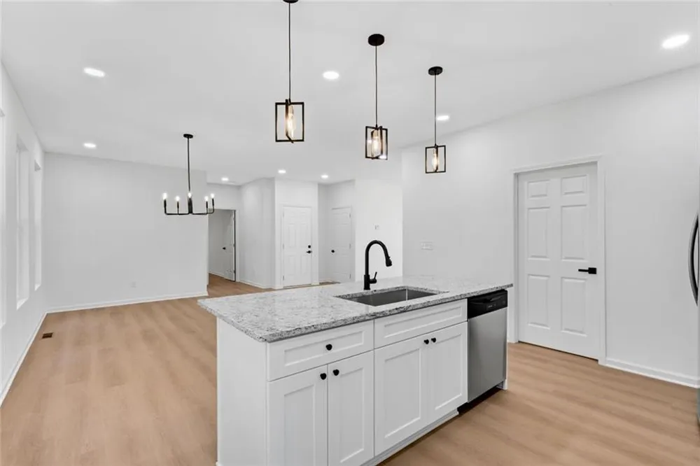 3402 Ashford Loop Ellenwood, GA 30294