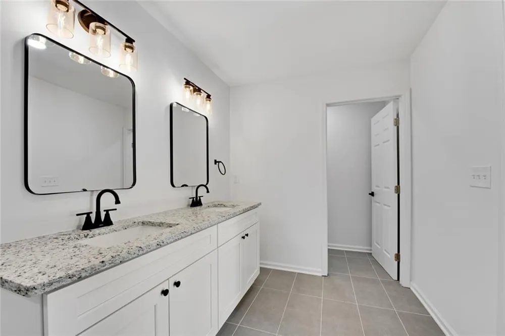 3402 Ashford Loop Ellenwood, GA 30294