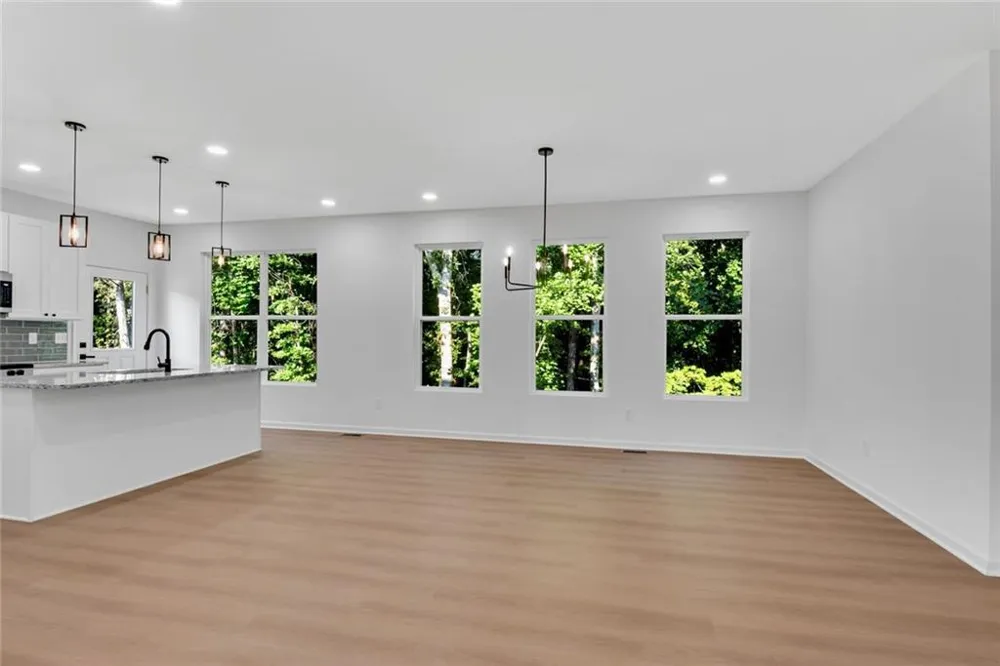 3402 Ashford Loop Ellenwood, GA 30294