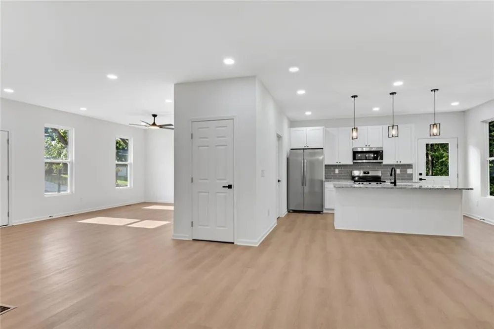 3402 Ashford Loop Ellenwood, GA 30294