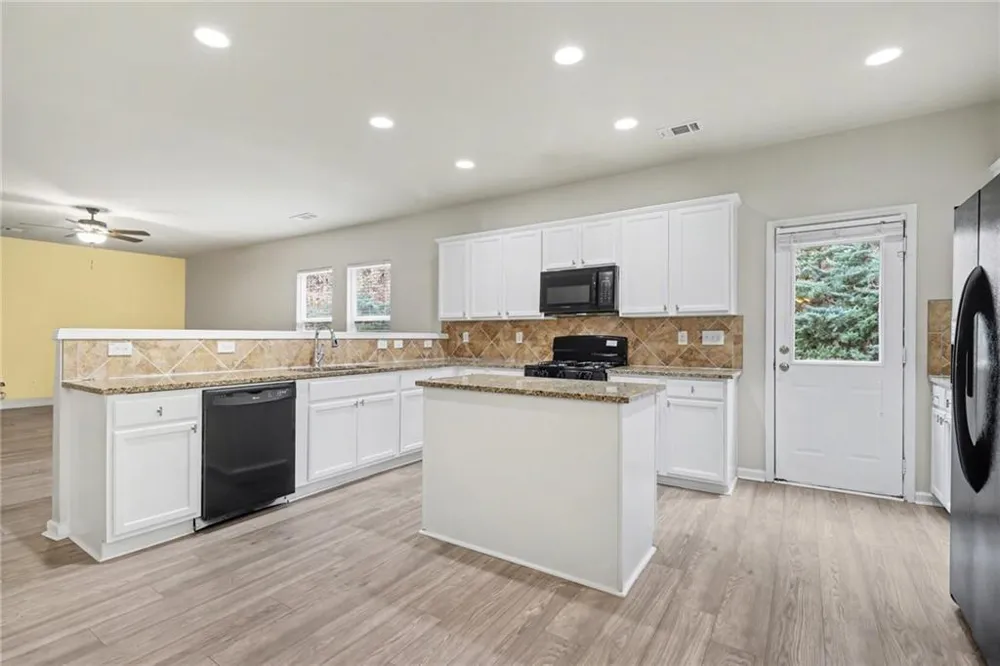 6858 Pierless Avenue Sugar Hill, GA 30518