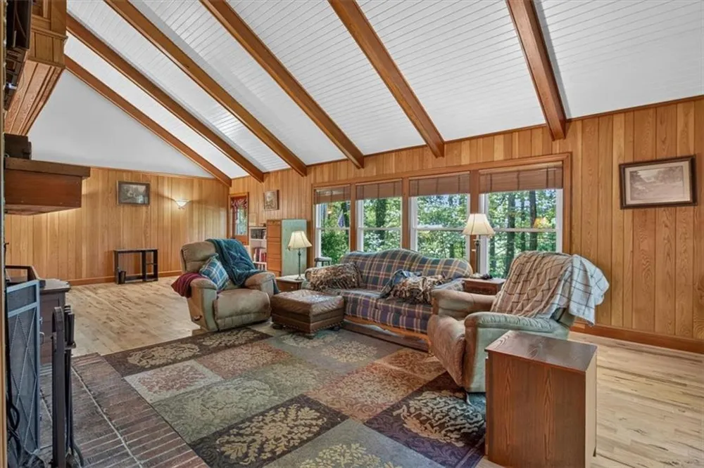 1965 Highway 52 E Ellijay, GA 30536