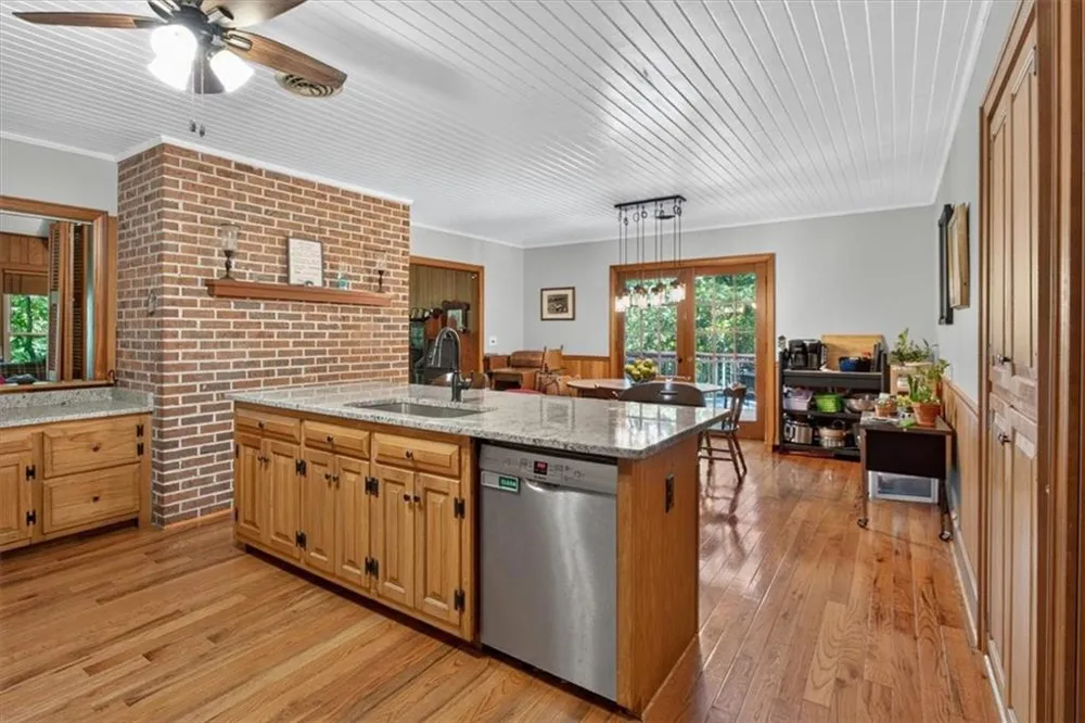 1965 Highway 52 E Ellijay, GA 30536