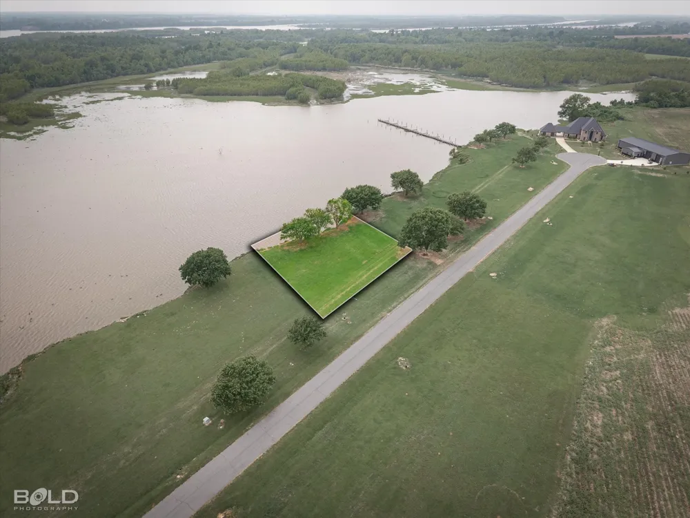J T White Road Elm Grove, LA 71051