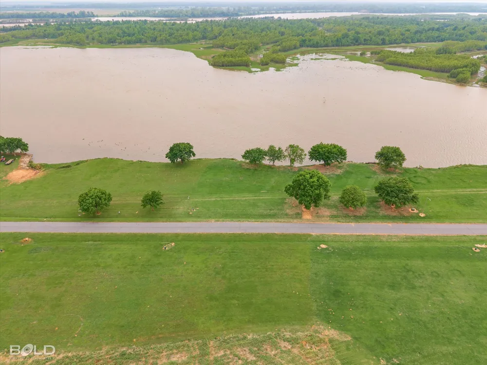 J T White Road Elm Grove, LA 71051