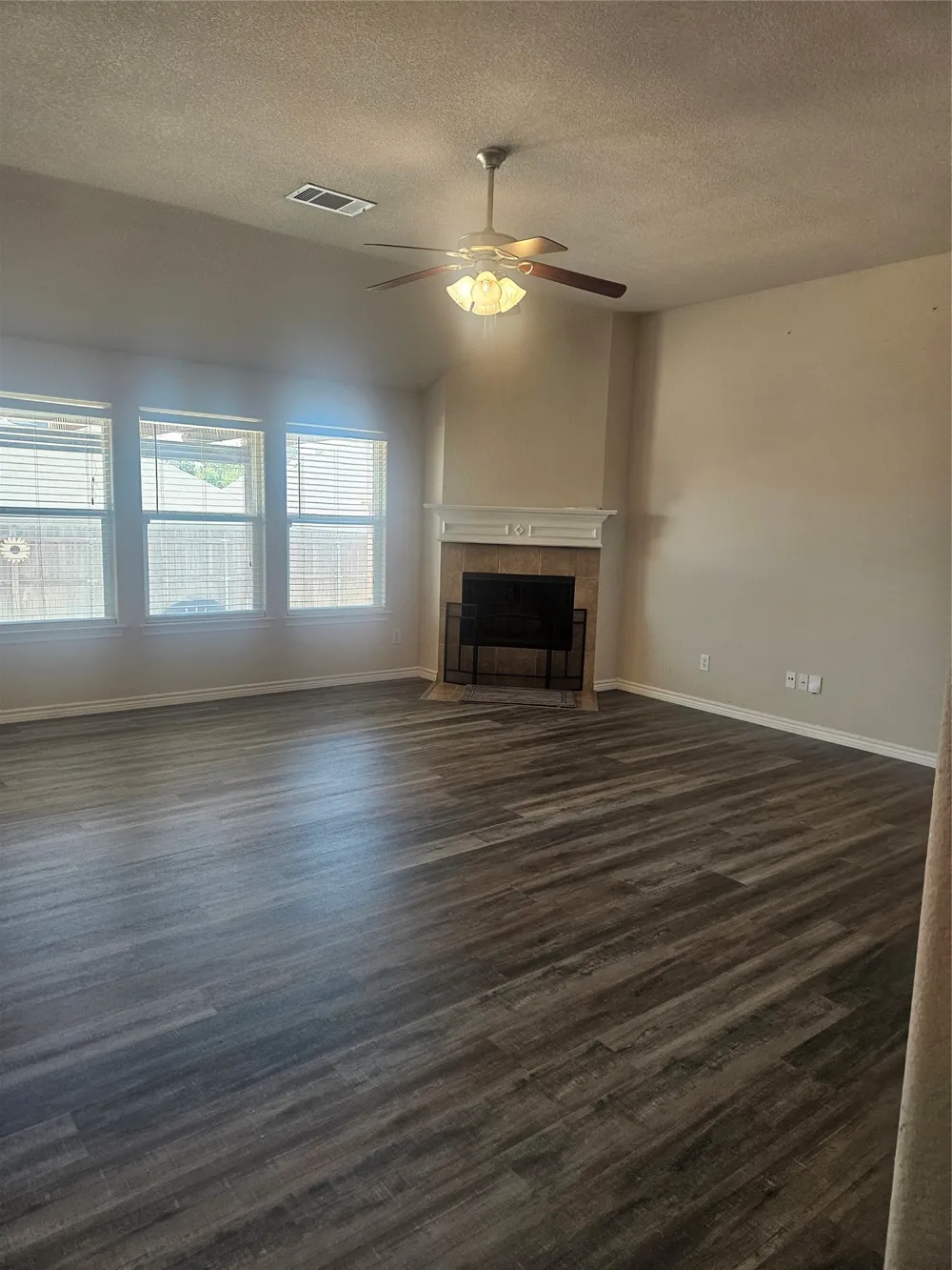 1707 Griffin Lane Mansfield, TX 76063