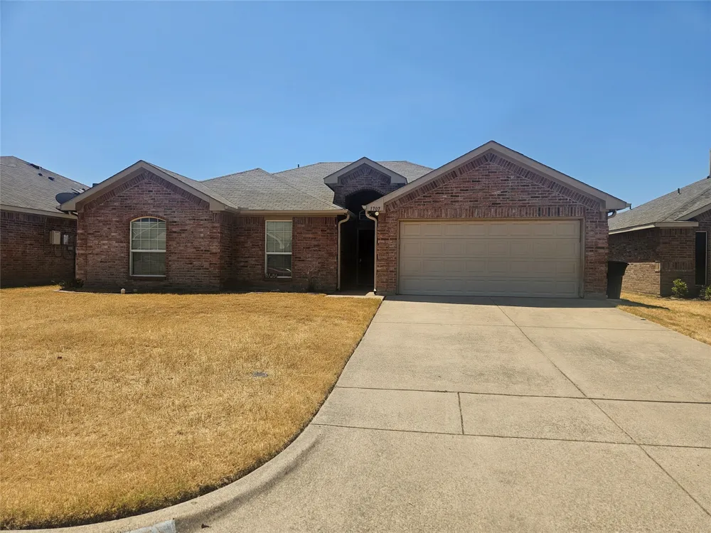 1707 Griffin Lane Mansfield, TX 76063