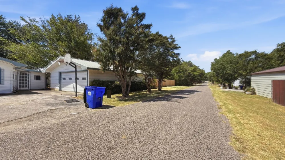 97 Heddingham Drive Gordonville, TX 76245