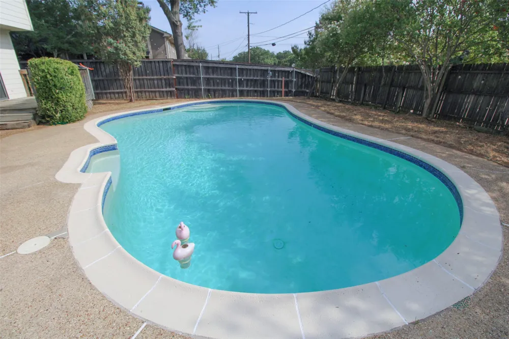 6111 Farmingdale Drive Arlington, TX 76001