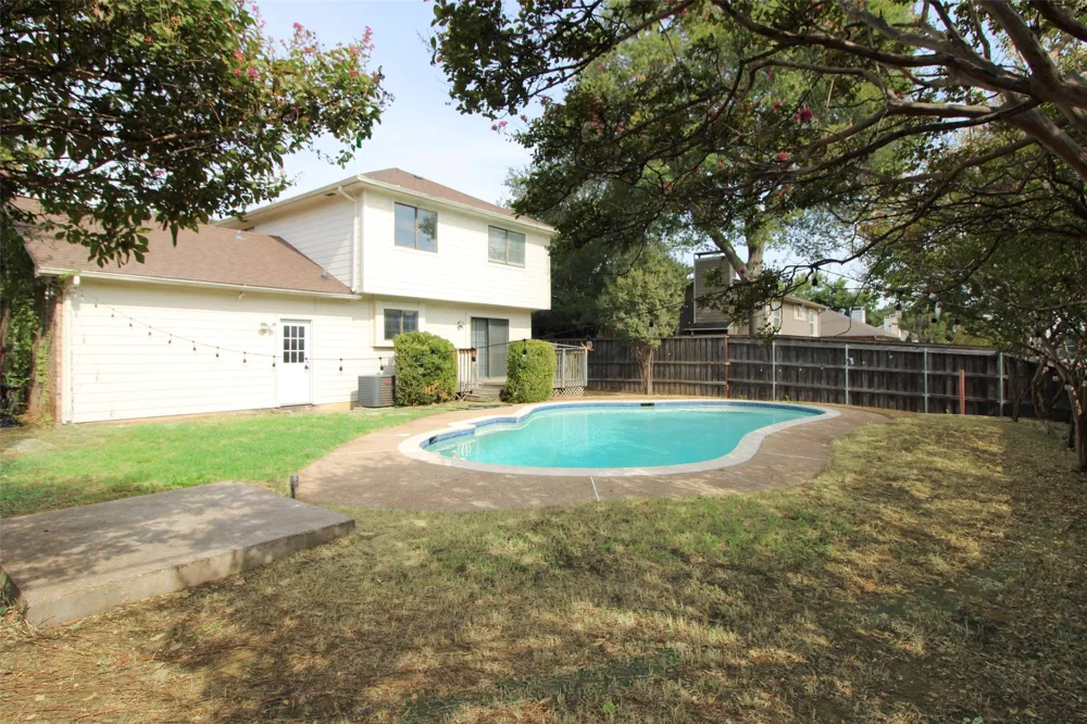 6111 Farmingdale Drive Arlington, TX 76001