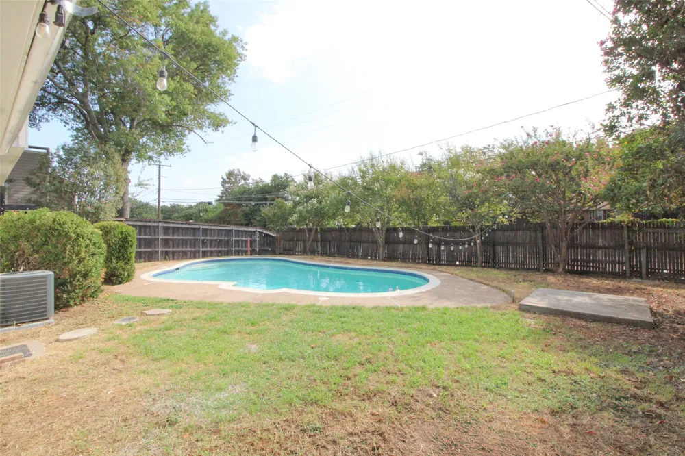 6111 Farmingdale Drive Arlington, TX 76001
