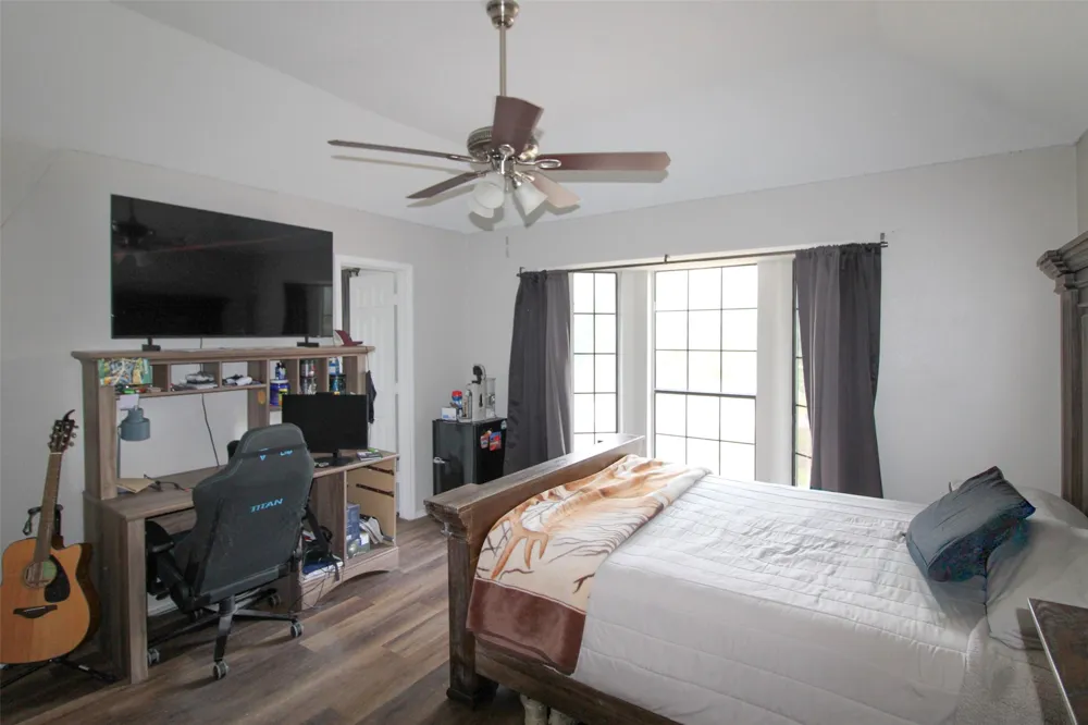 6111 Farmingdale Drive Arlington, TX 76001
