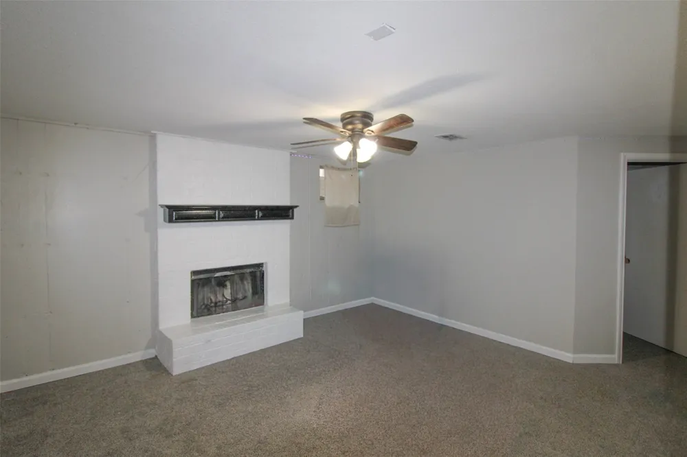 6111 Farmingdale Drive Arlington, TX 76001