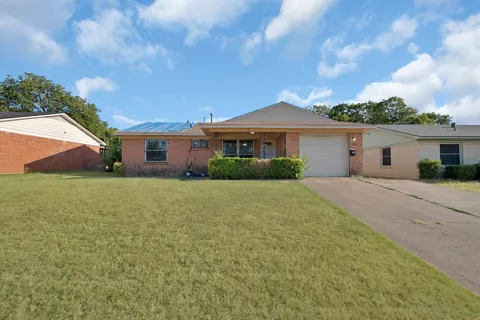 840 Clearwood Drive