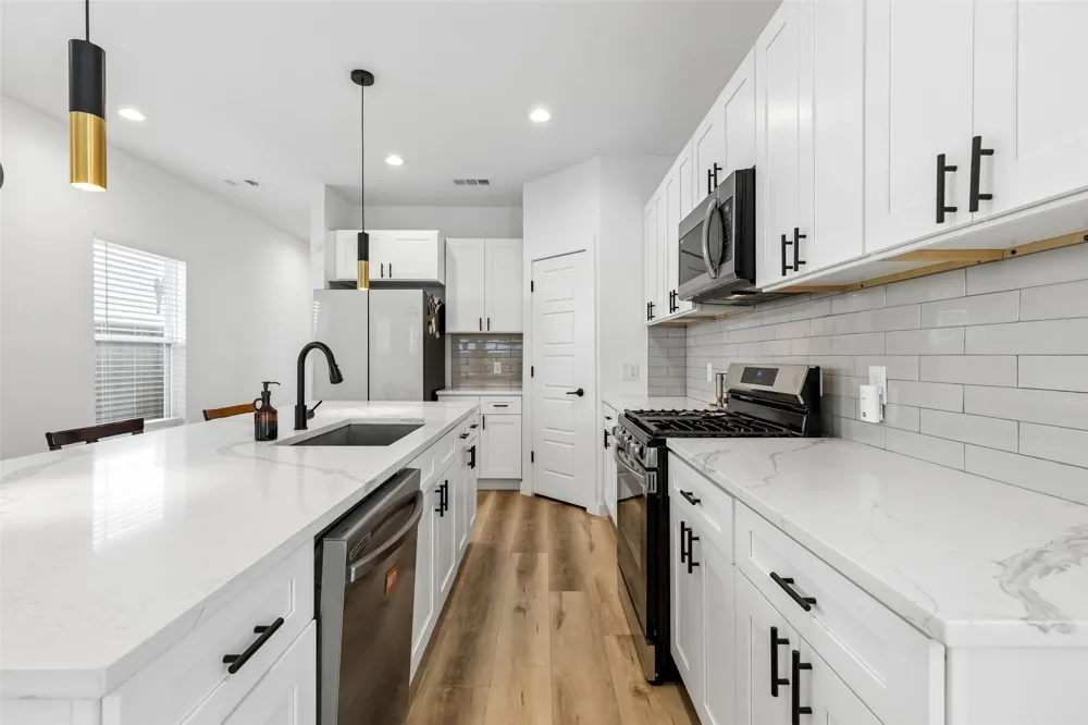 2225 Bethurum Avenue Dallas, TX 75215