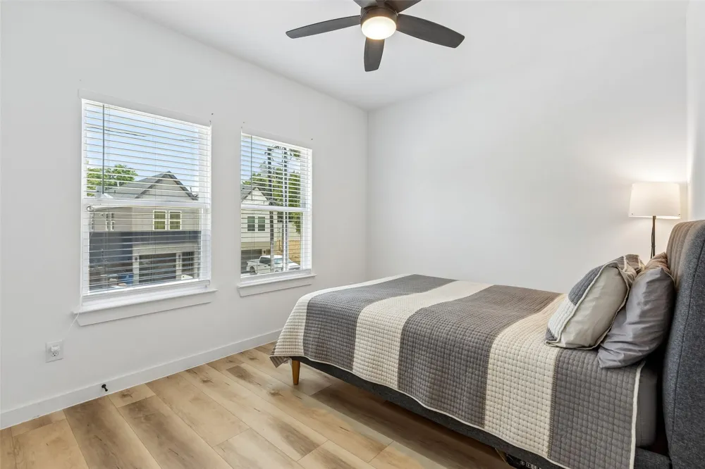 2225 Bethurum Avenue Dallas, TX 75215