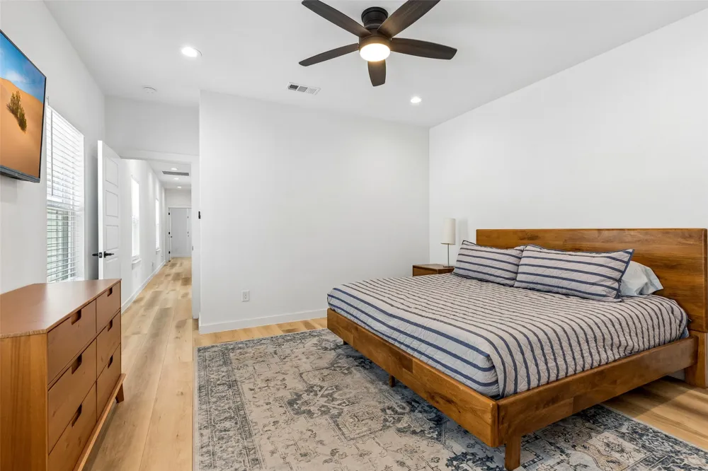 2225 Bethurum Avenue Dallas, TX 75215