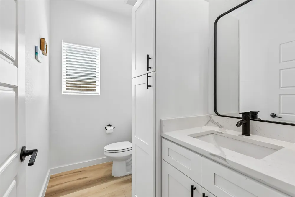 2225 Bethurum Avenue Dallas, TX 75215