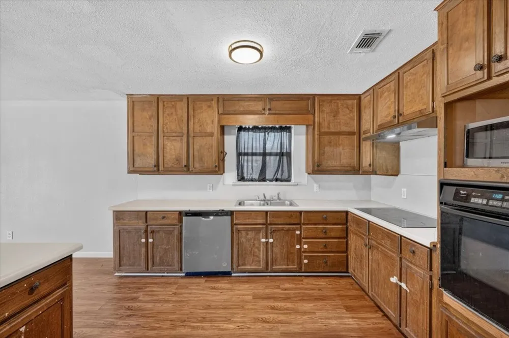 4000 Mountain Vista Drive Granbury, TX 76048