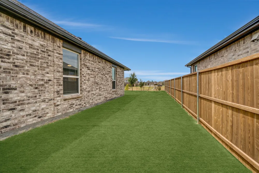 1024 Auburn Drive Justin, TX 76247