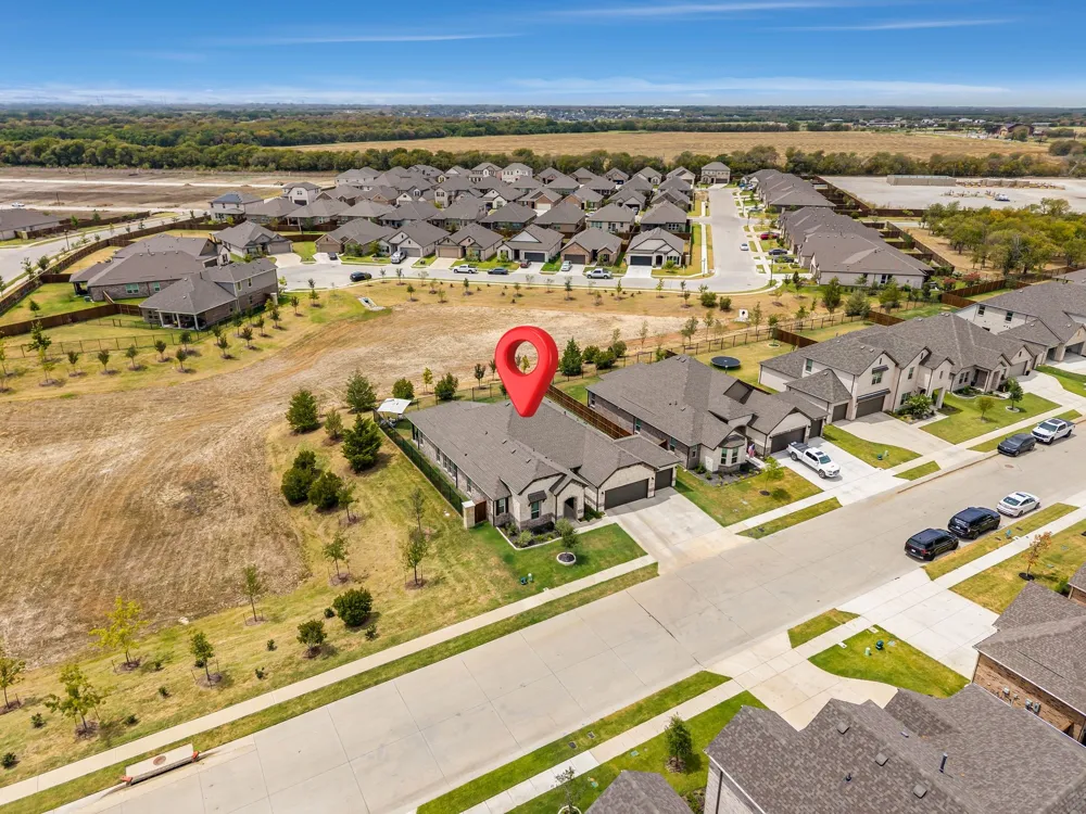 1024 Auburn Drive Justin, TX 76247