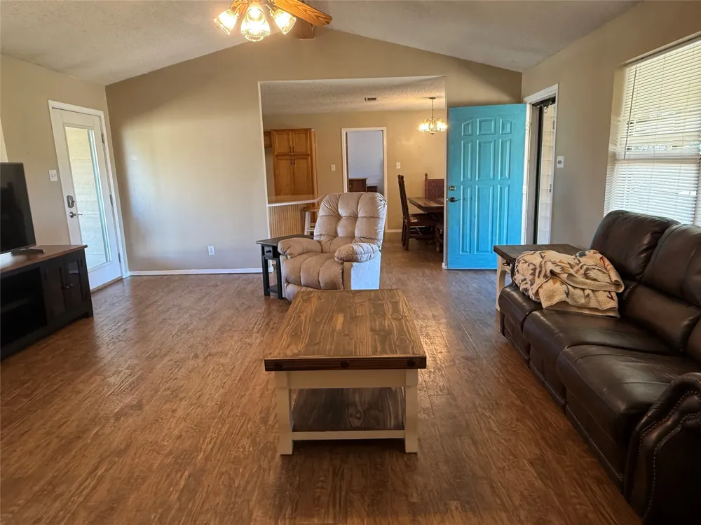 601 Highway 588 Comanche, TX 76442