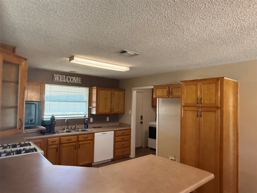 601 Highway 588 Comanche, TX 76442