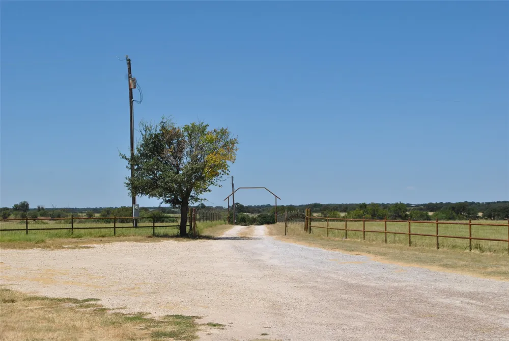 601 Highway 588 Comanche, TX 76442