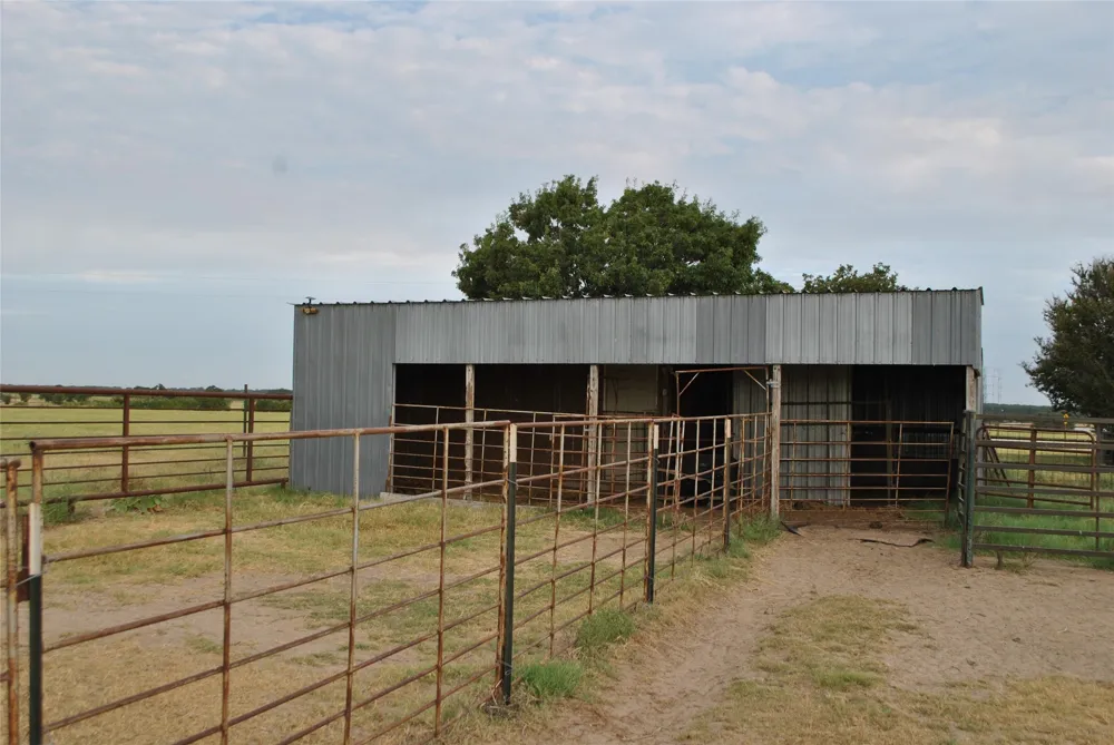 601 Highway 588 Comanche, TX 76442