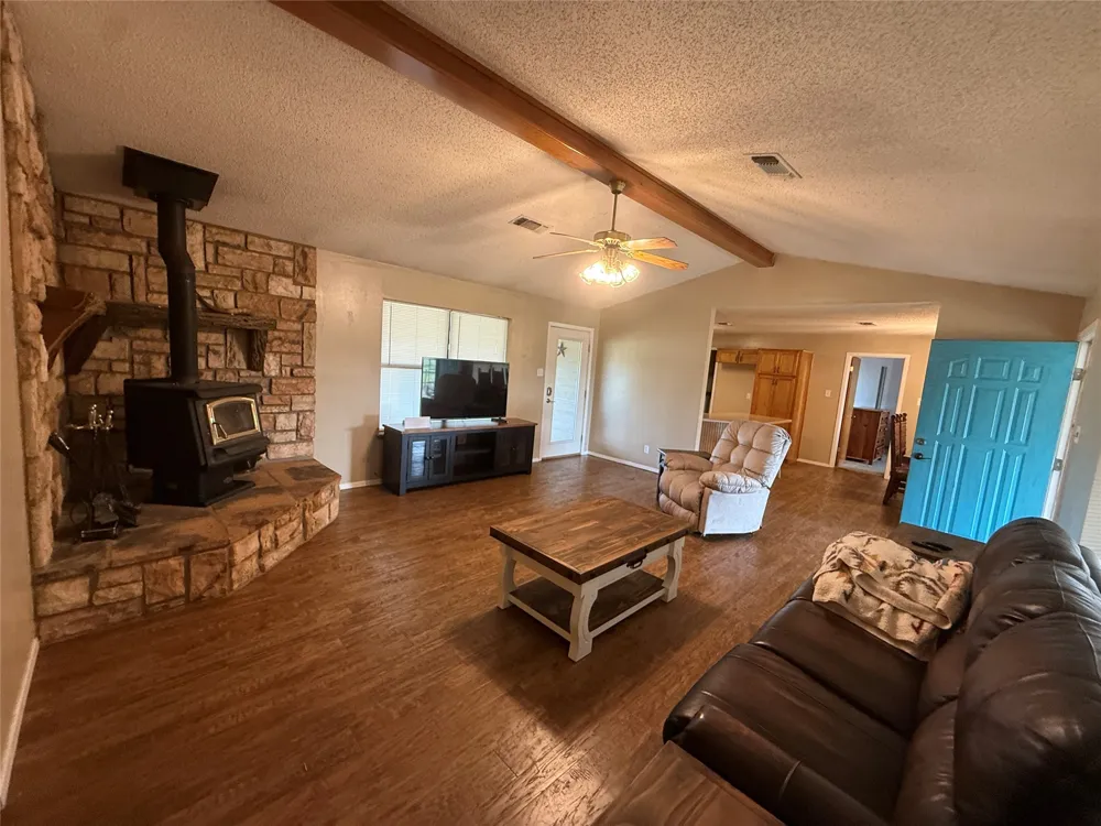 601 Highway 588 Comanche, TX 76442