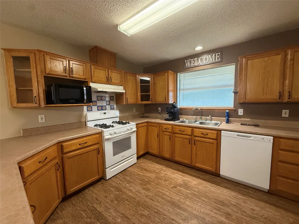 601 Highway 588 Comanche, TX 76442