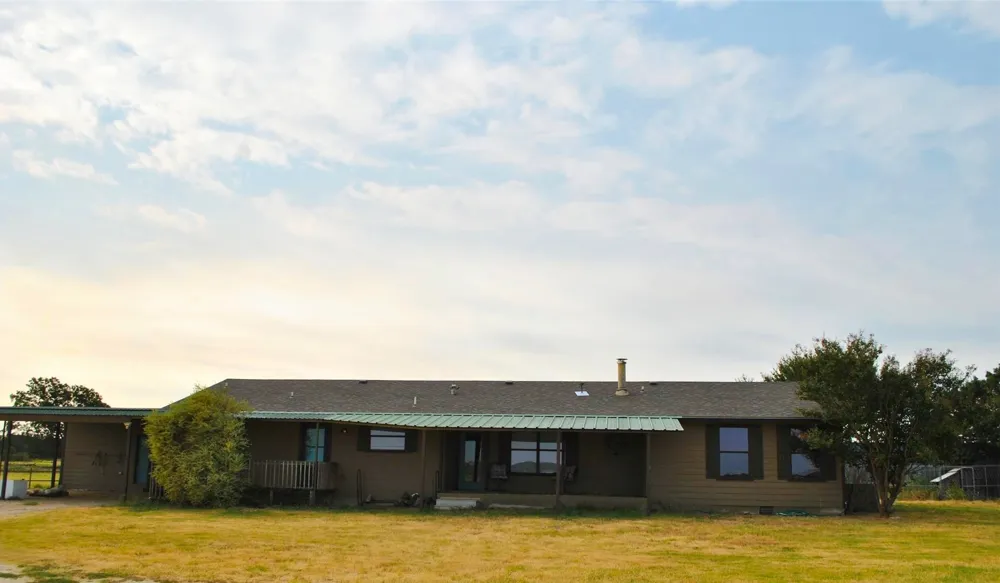 601 Highway 588 Comanche, TX 76442