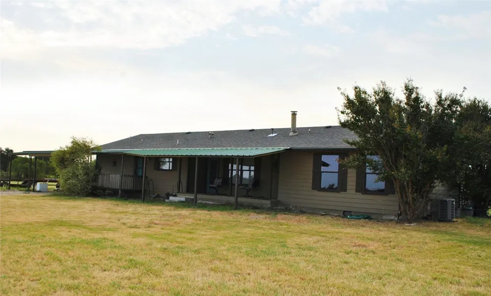 601 Highway 588 Comanche, TX 76442