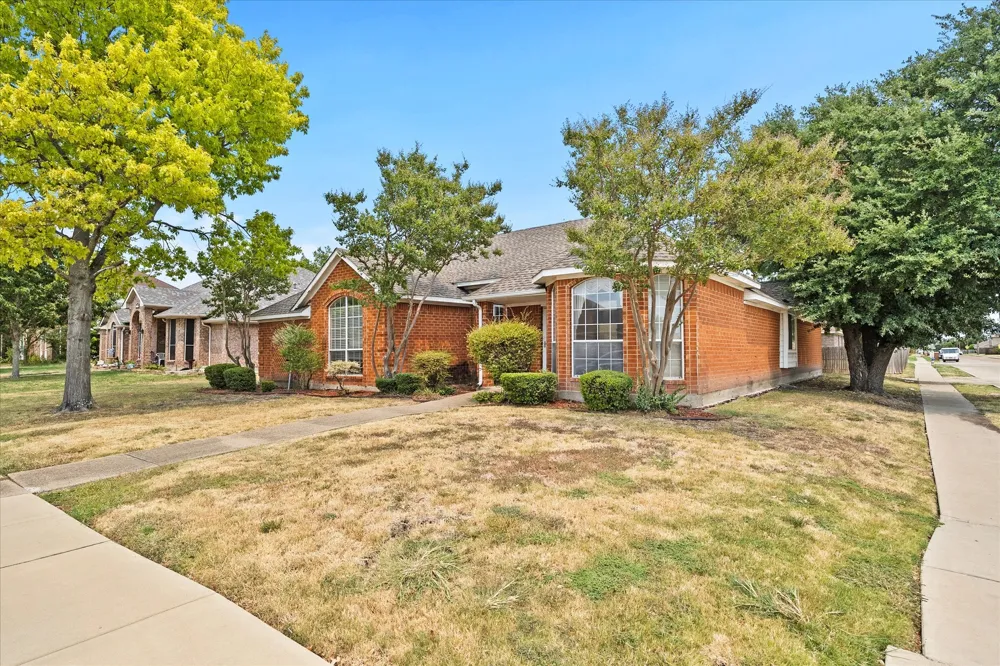 2416 Liles Lane Mesquite, TX 75181