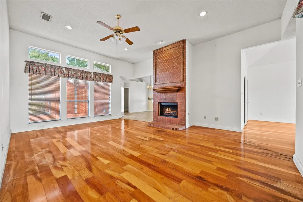 2416 Liles Lane Mesquite, TX 75181