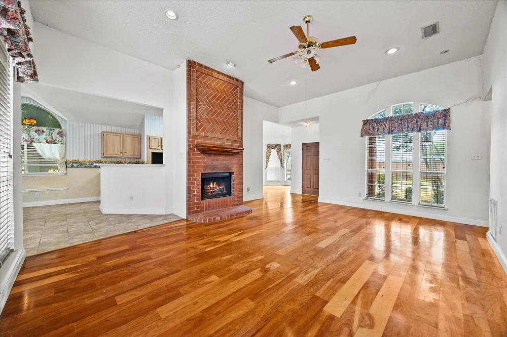 2416 Liles Lane Mesquite, TX 75181