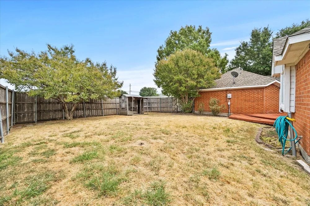 2416 Liles Lane Mesquite, TX 75181