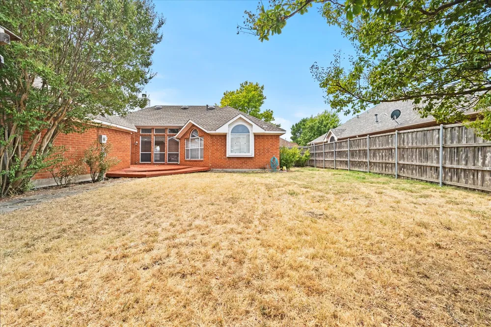2416 Liles Lane Mesquite, TX 75181