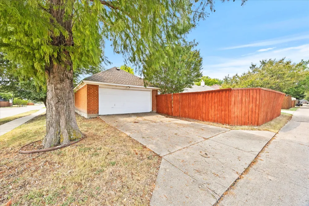 2416 Liles Lane Mesquite, TX 75181