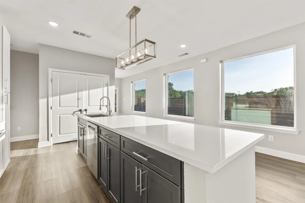 825 Premier Parkway Grand Prairie, TX 75051